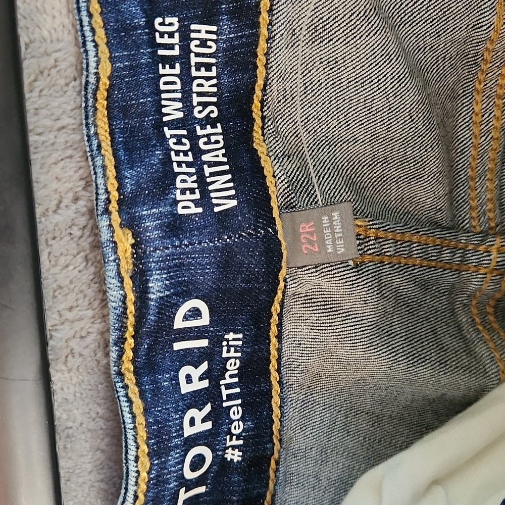 Torrid Perfect Wide Leg Vintage Stretch Jeans with Distressed Details. Size 22W - Picture 4 of 7